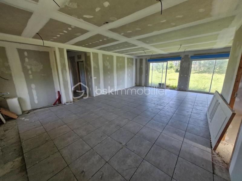 Maison traditionnelle - 100 m² - 4 pièces