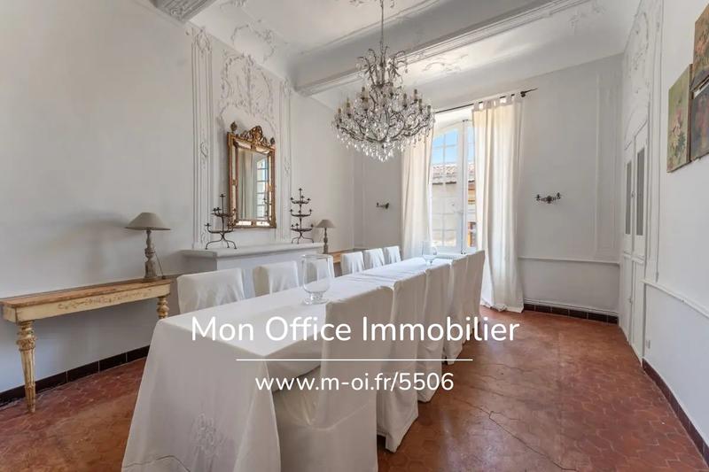 Demeure - 250 m² - 8 pièces