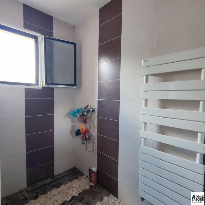 Maison traditionnelle - 178 m² - 7 pièces