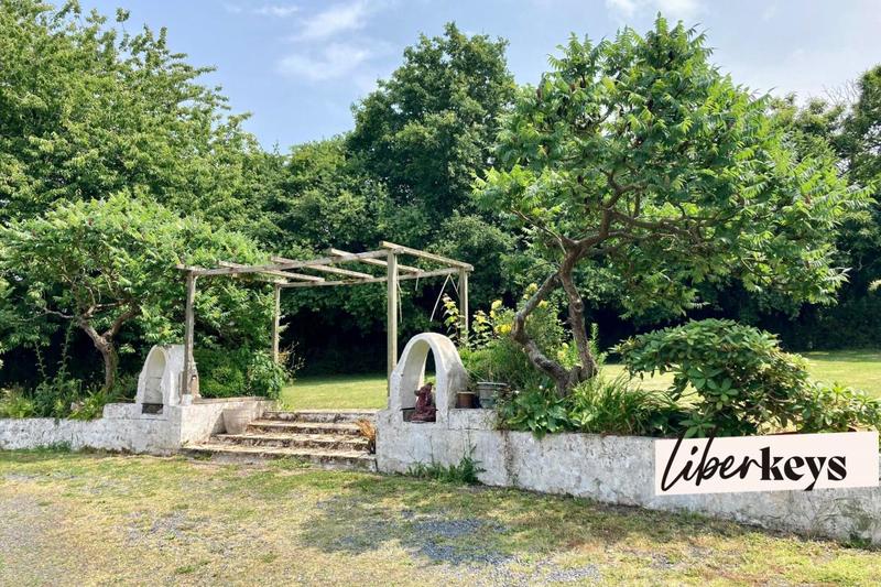 Propriété - 307 m² - 10 pièces