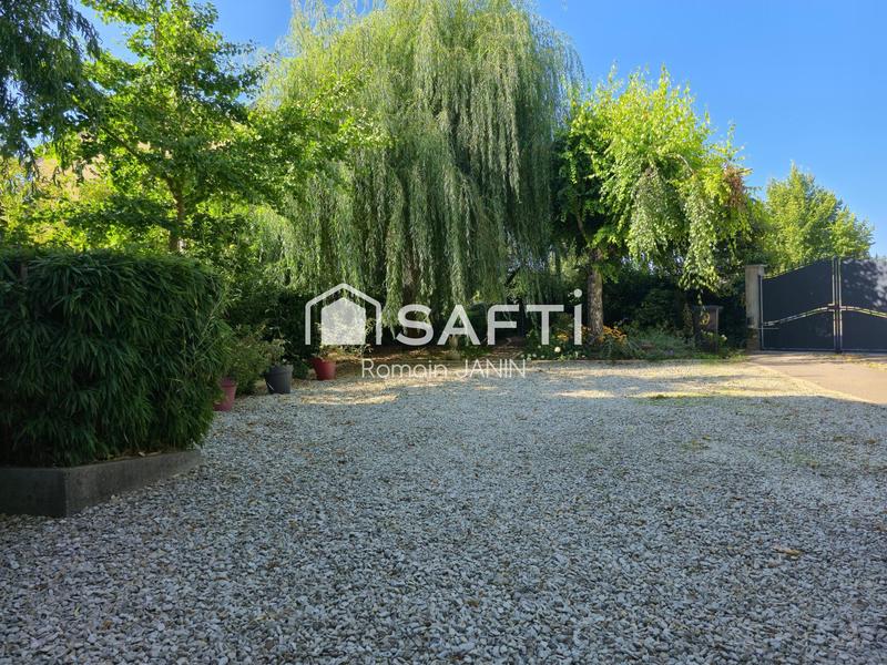 Maison - 210 m² - 7 pièces