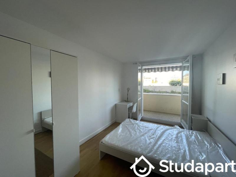 Chambre - 11 m² - 1 pièce