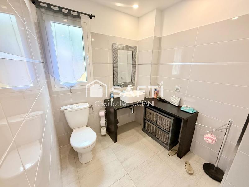 Villa - 263 m² - 9 pièces