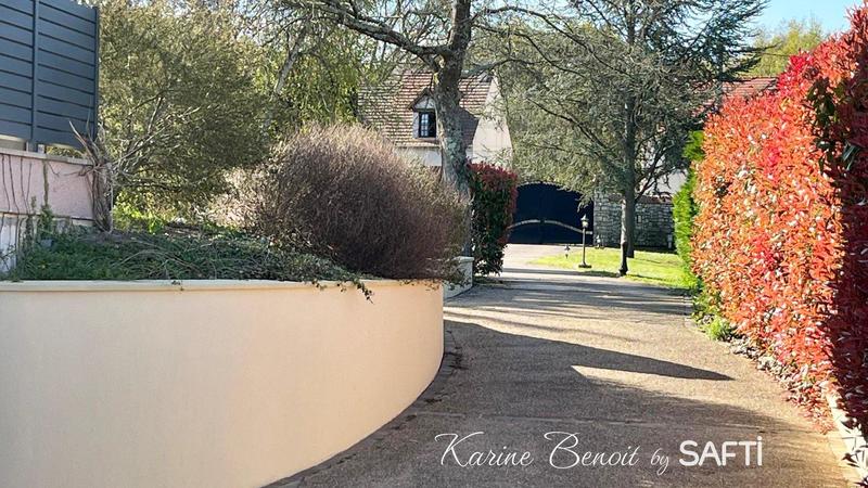 Maison - 238 m² - 9 pièces