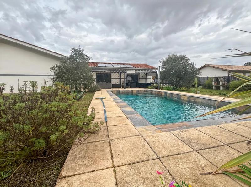 Maison - 147 m² - 7 pièces