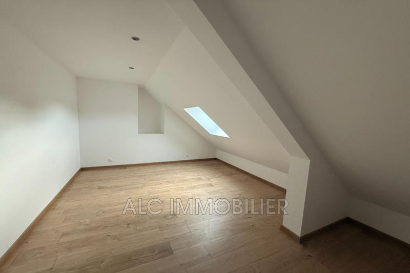 Maison - 151 m² - 7 pièces