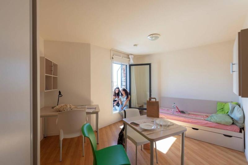 Studio - 25 m² - 1 pièce