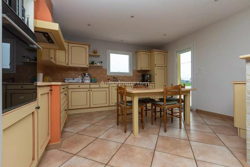 Maison - 137 m² - 5 pièces