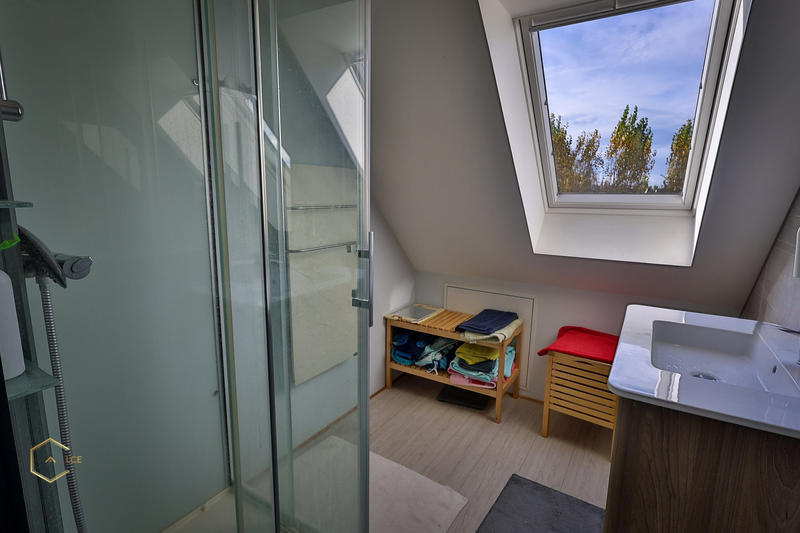 Maison - 121 m² - 6 pièces