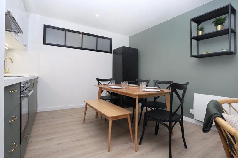 Maison - 101 m² - 6 pièces