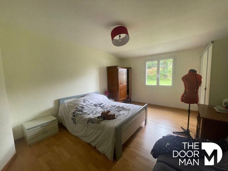 Maison - 240 m² - 8 pièces