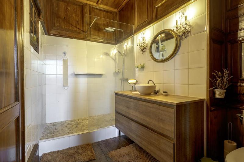 Maison - 260 m² - 8 pièces