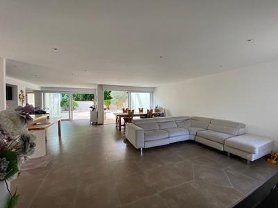 Maison - 180 m² - 5 pièces