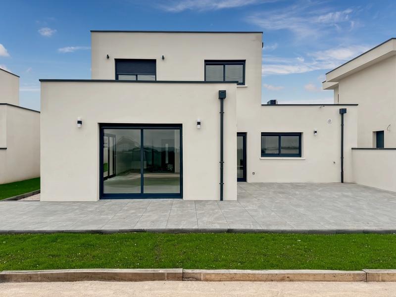 Maison - 144 m² - 5 pièces