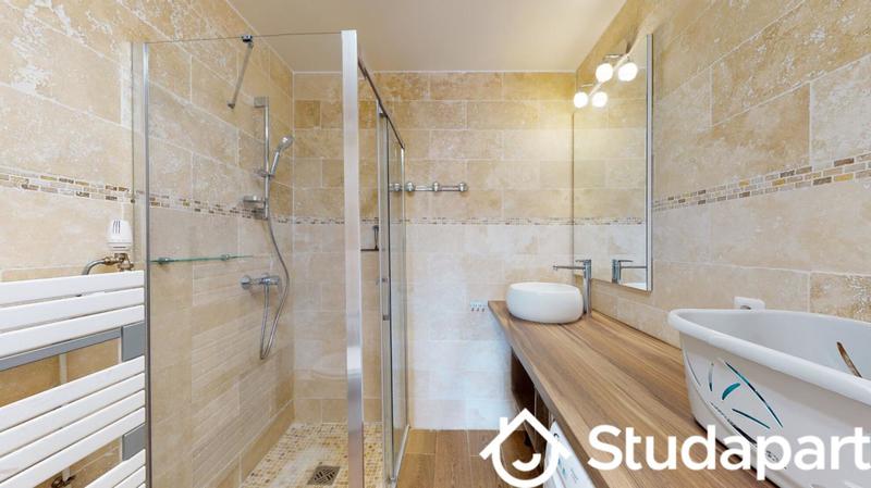 Chambre - 12 m² - 1 pièce