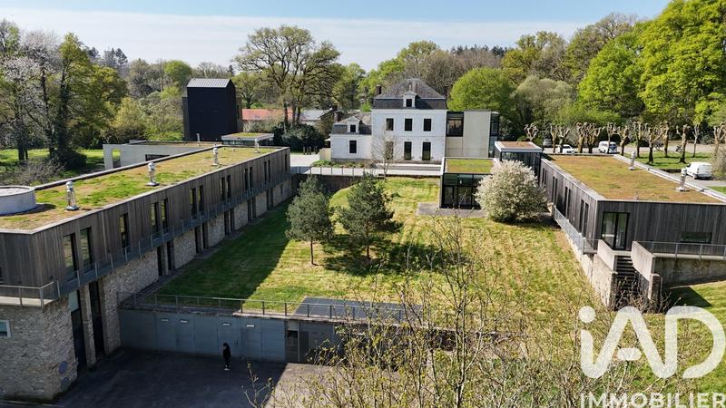 Maison - 3 800 m² - 30 pièces