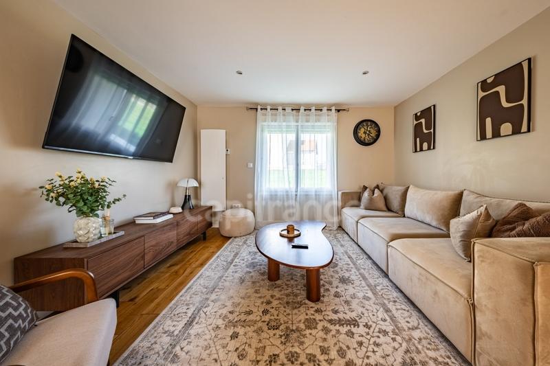 Propriété - 362 m² - 10 pièces