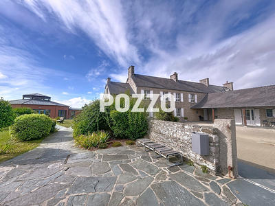 Maison - 394 m² - 16 pièces