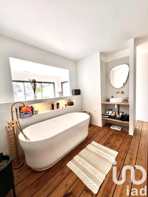 Maison - 182 m² - 6 pièces