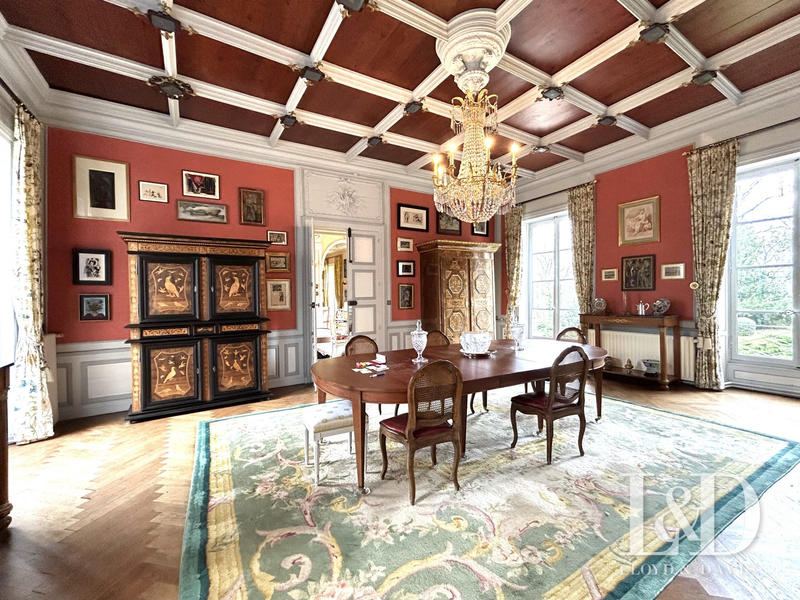 Château - 632 m² - 12 pièces