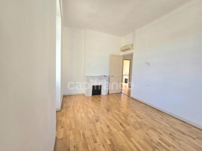 Appartement bourgeois - 80 m² - 4 pièces