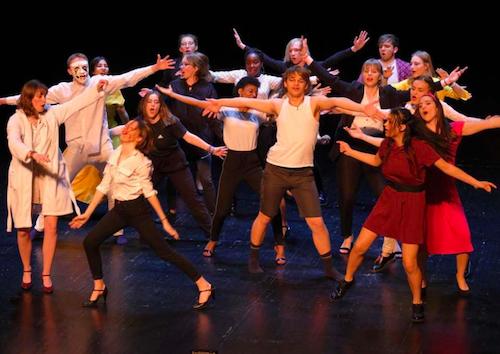 Spectacle de l'option théâtre du Legt Robert Schuman