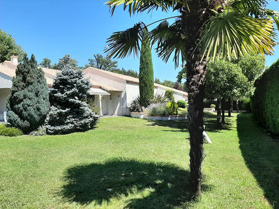 Maison - 259 m² - 8 pièces