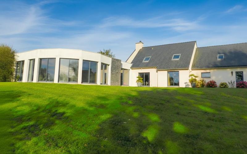 Maison - 181 m² - 6 pièces