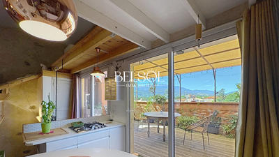 Maison - 210 m² - 6 pièces