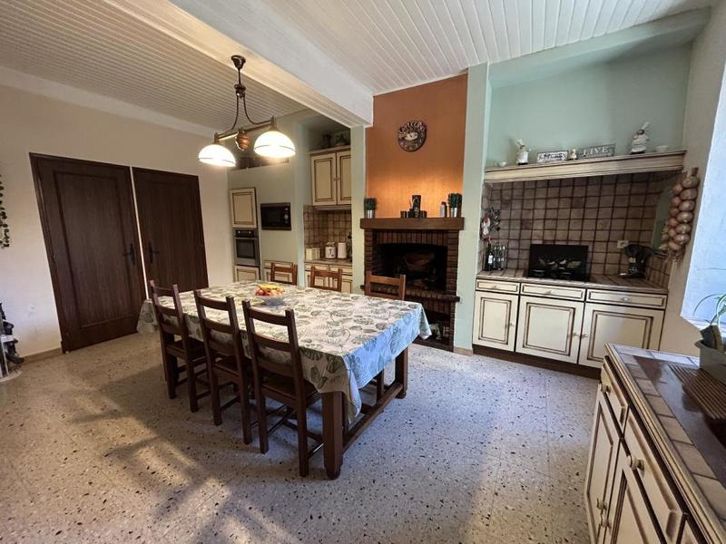 Maison - 405 m² - 13 pièces