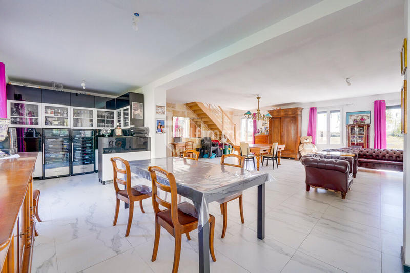 Maison en pierre - 340 m² - 11 pièces