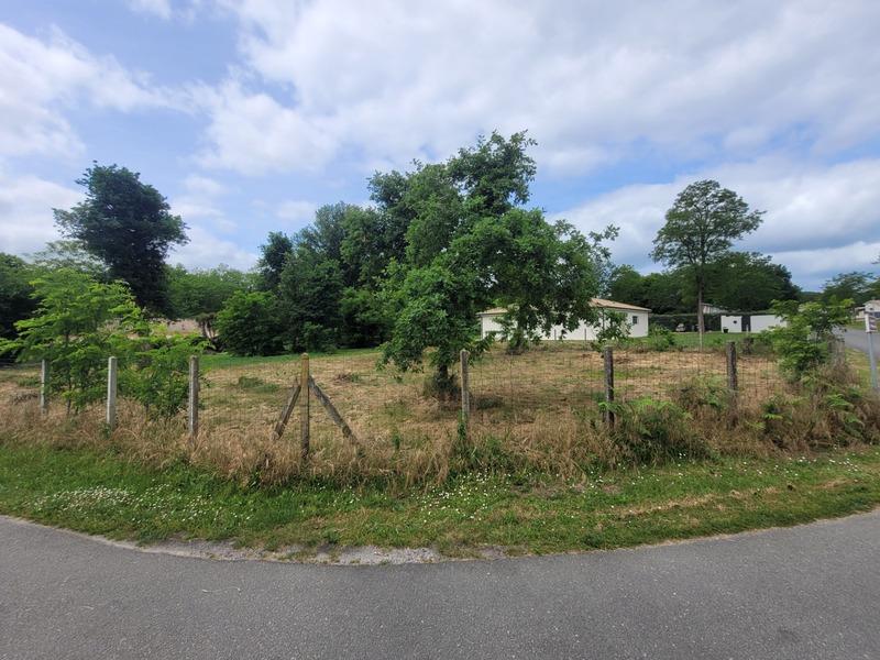 Terrain constructible - 1 244 m²