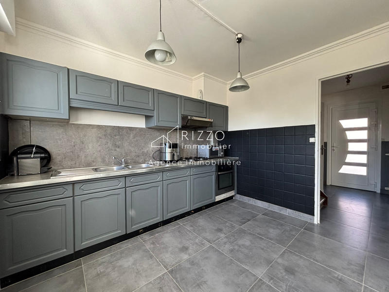 Maison - 92 m² - 5 pièces