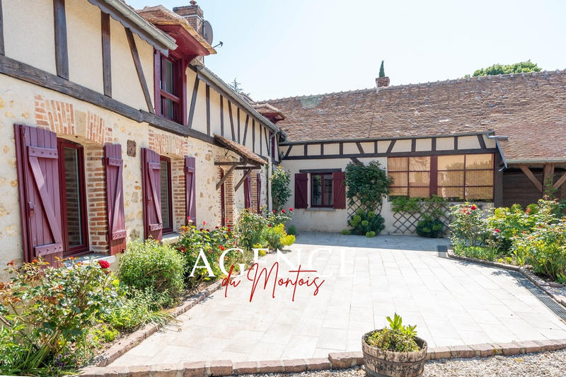 Maison - 175 m² - 6 pièces