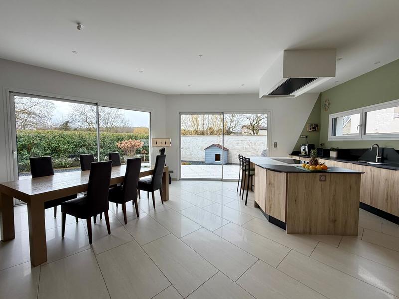 Maison - 192 m² - 7 pièces