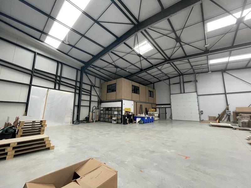 Local d'activité / Entrepôt - 480 m²