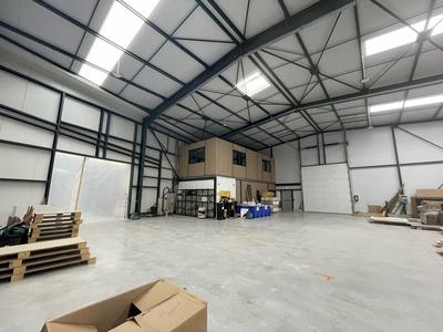 Local d'activité / Entrepôt - 480 m²