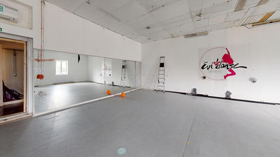 Maison - 400 m² - 6 pièces