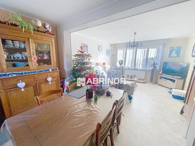 Maison - 85 m² - 5 pièces