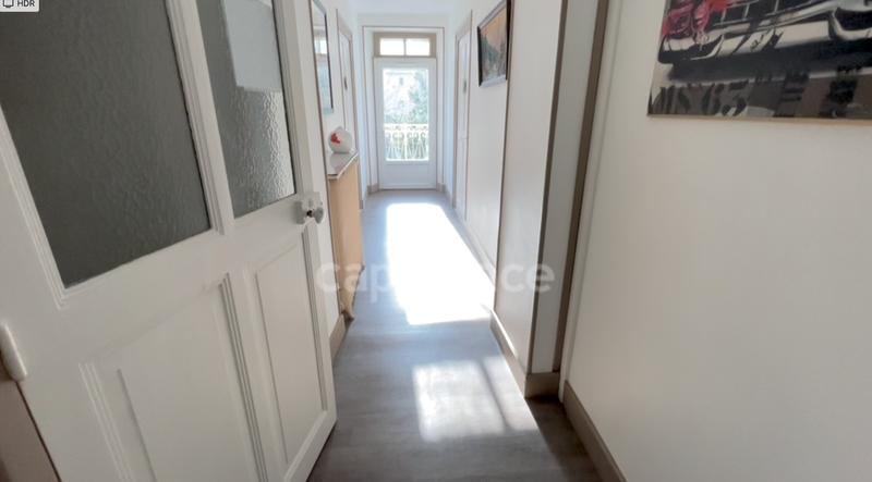 Maison de ville - 341 m² - 13 pièces