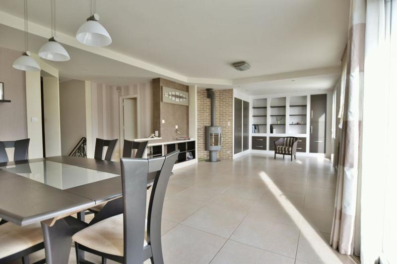 Maison - 226 m² - 7 pièces