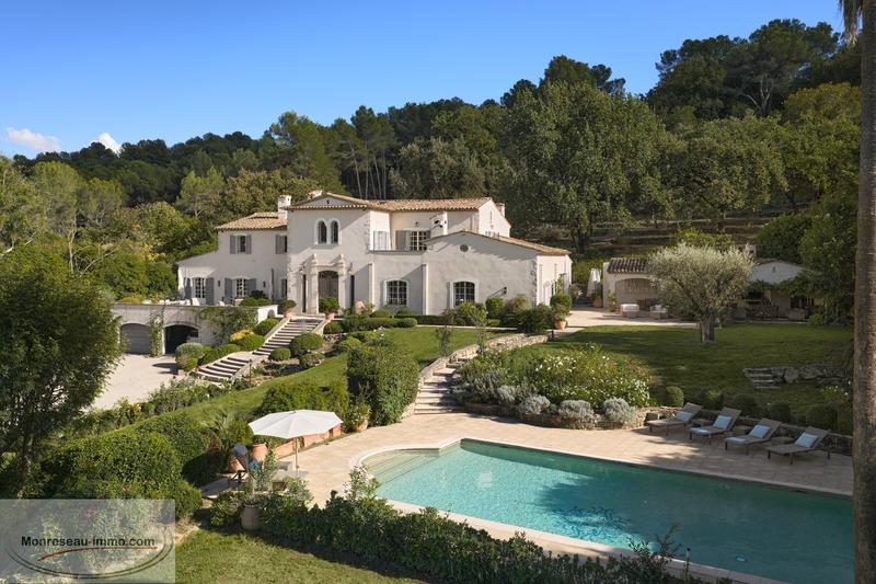 Maison - 700 m² - 10 pièces