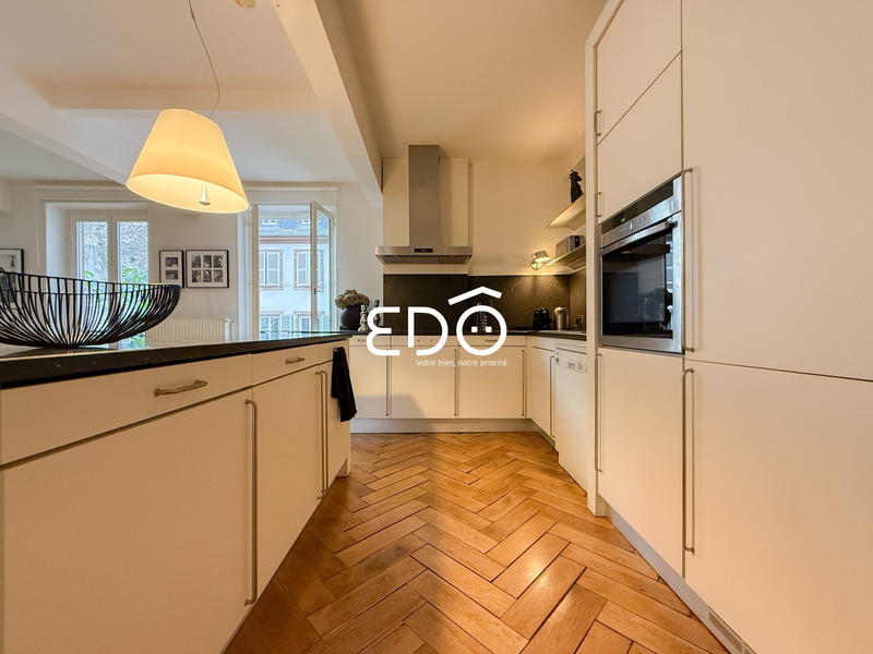 Appartement - 140 m² - 5 pièces