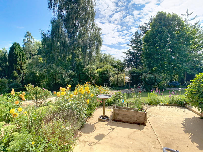 Maison - 218 m² - 9 pièces