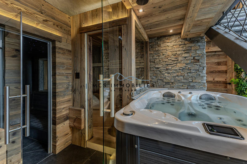 Châlet - 275 m² - 10 pièces