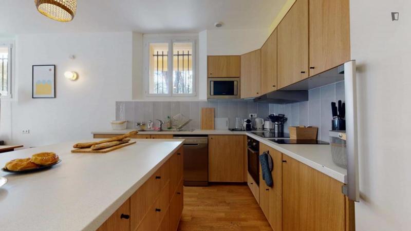 Chambre - 11 m² - 15 pièces