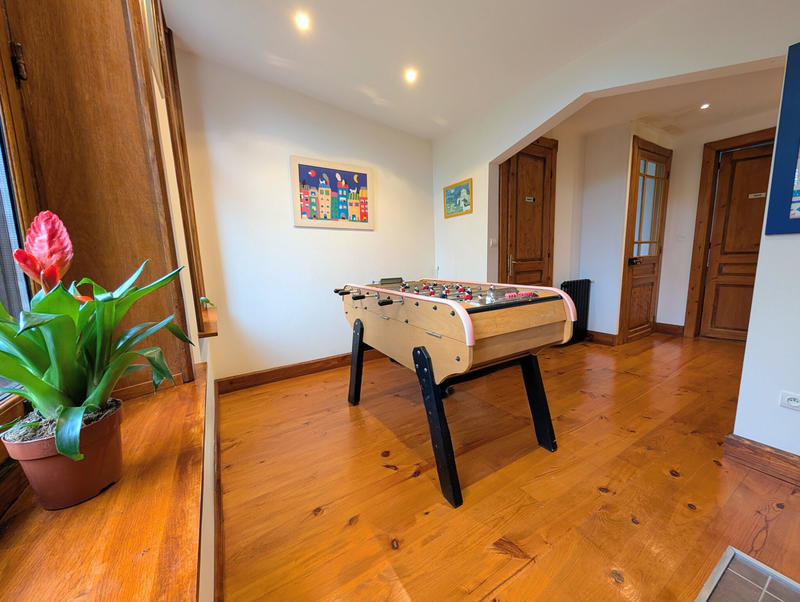 Maison - 300 m² - 11 pièces