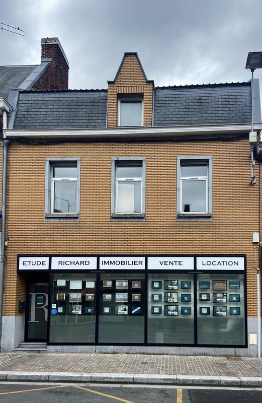 Local commercial - 95 m² - 4 pièces