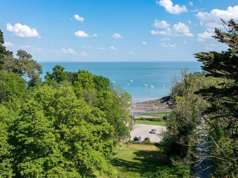 Maison - 254 m² - 11 pièces