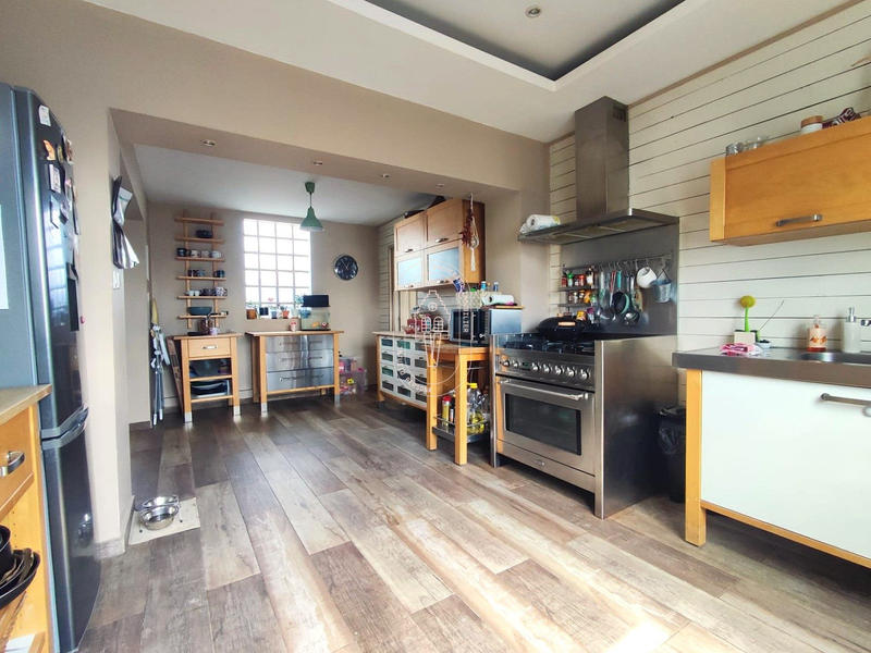 Maison - 203 m² - 5 pièces